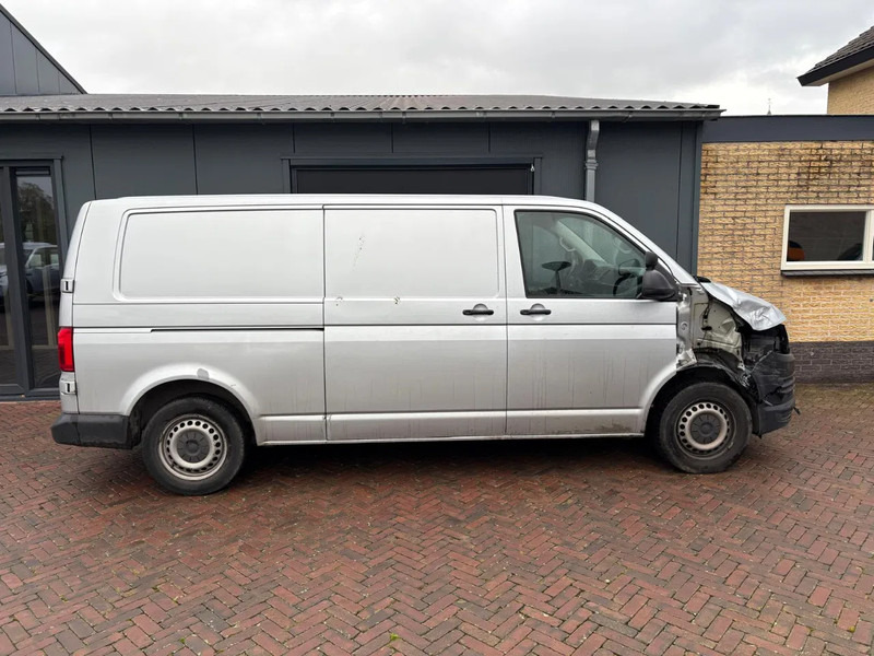 Volkswagen Transporter Lichte Schade 2.0 tdi L2 Carplay Parkeersensoren Dealeronderhouden NAP - Small van: picture 3 Volkswagen Transporter Lichte Schade 2.0 tdi L2 Carplay Parkeersensoren Dealeronderhouden NAP - Small van: picture 3