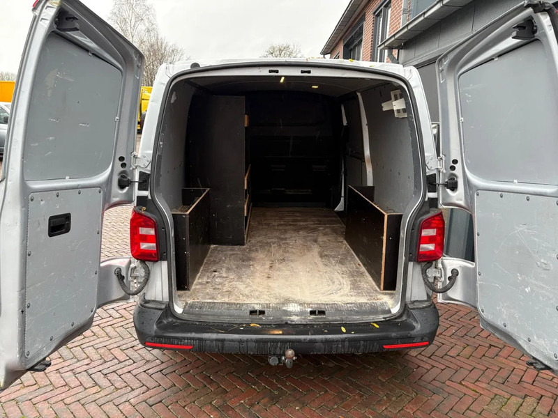 Volkswagen Transporter Lichte Schade 2.0 tdi L2 Carplay Parkeersensoren Dealeronderhouden NAP - Small van: picture 5 Volkswagen Transporter Lichte Schade 2.0 tdi L2 Carplay Parkeersensoren Dealeronderhouden NAP - Small van: picture 5