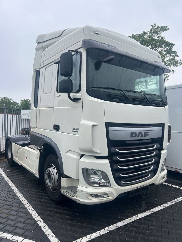 DAF XF 106.440 XF106-440 Space Cab, Full spoilers - Tractor unit: picture 2 DAF XF 106.440 XF106-440 Space Cab, Full spoilers - Tractor unit: picture 2