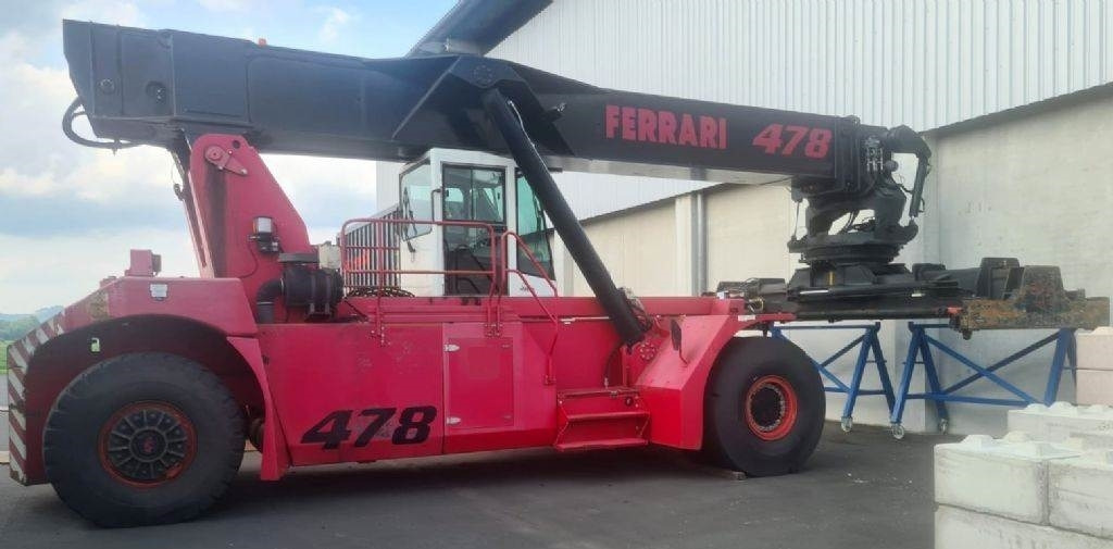 CVS Ferrari F478 - Reach stacker: picture 1 CVS Ferrari F478 - Reach stacker: picture 1