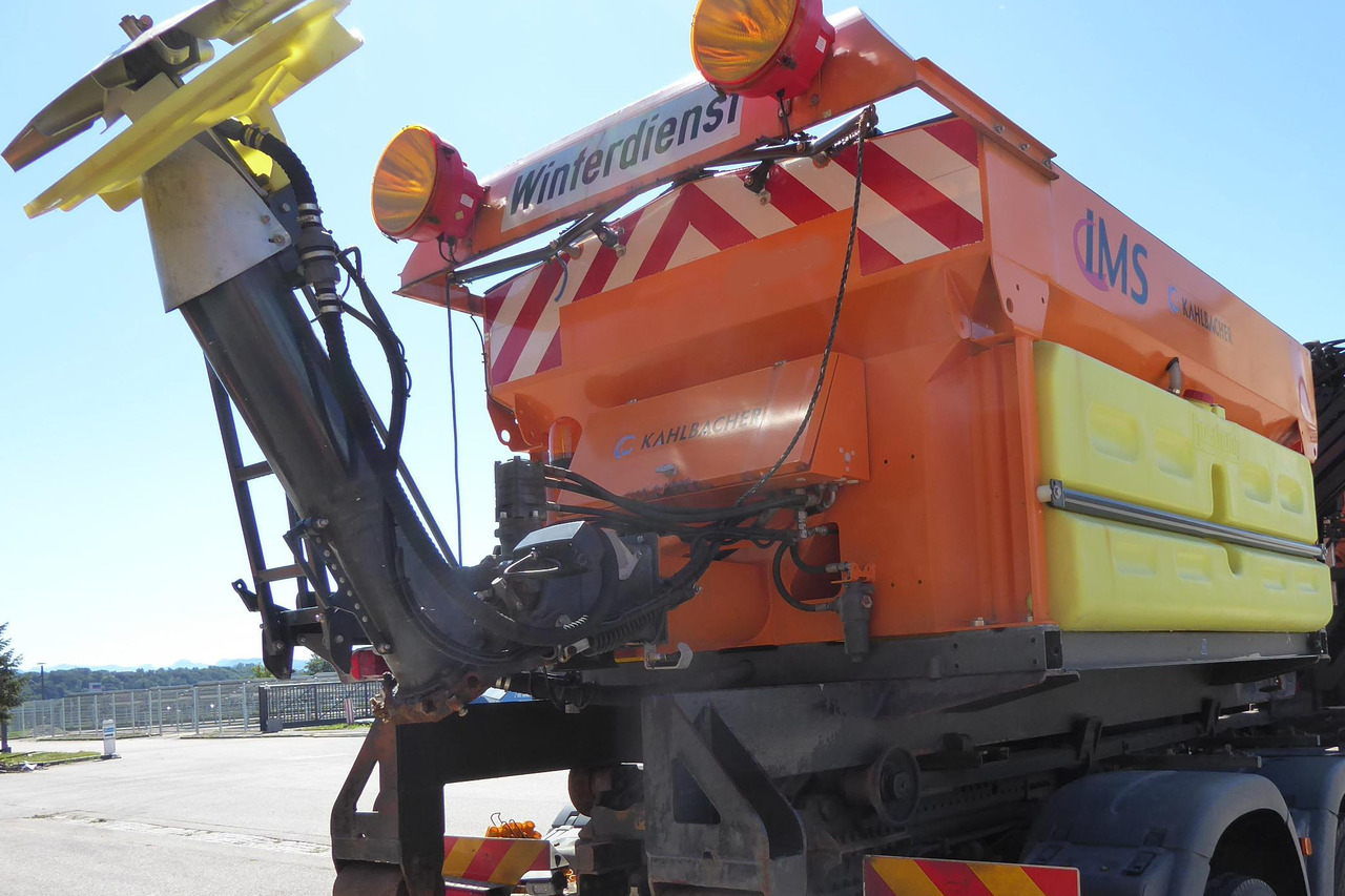 KÜPPER-WEISSSER/GMEINER/BUCHER Feuchtsalzstreuer Salzstreuer Streuer auf Abrollgestell - Sand/ Salt spreader for Hook lift truck: picture 2 KÜPPER-WEISSSER/GMEINER/BUCHER Feuchtsalzstreuer Salzstreuer Streuer auf Abrollgestell - Sand/ Salt spreader for Hook lift truck: picture 2