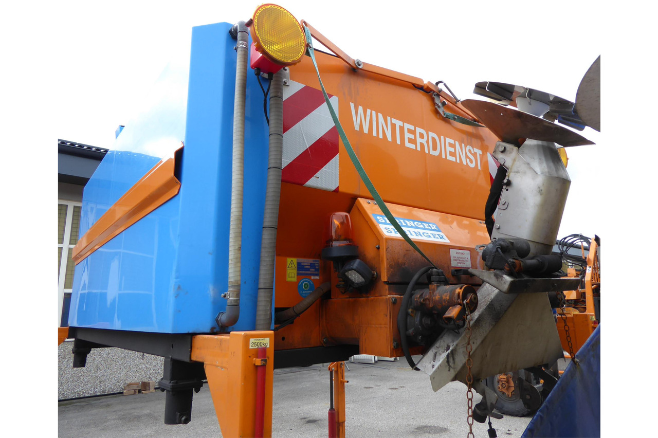 SPRINGER AS 280/Unimog U400 U500/4m³ Feuchtsalzstreuer/Salzstreuer/Streuer - Sand/ Salt spreader: picture 3 SPRINGER AS 280/Unimog U400 U500/4m³ Feuchtsalzstreuer/Salzstreuer/Streuer - Sand/ Salt spreader: picture 3