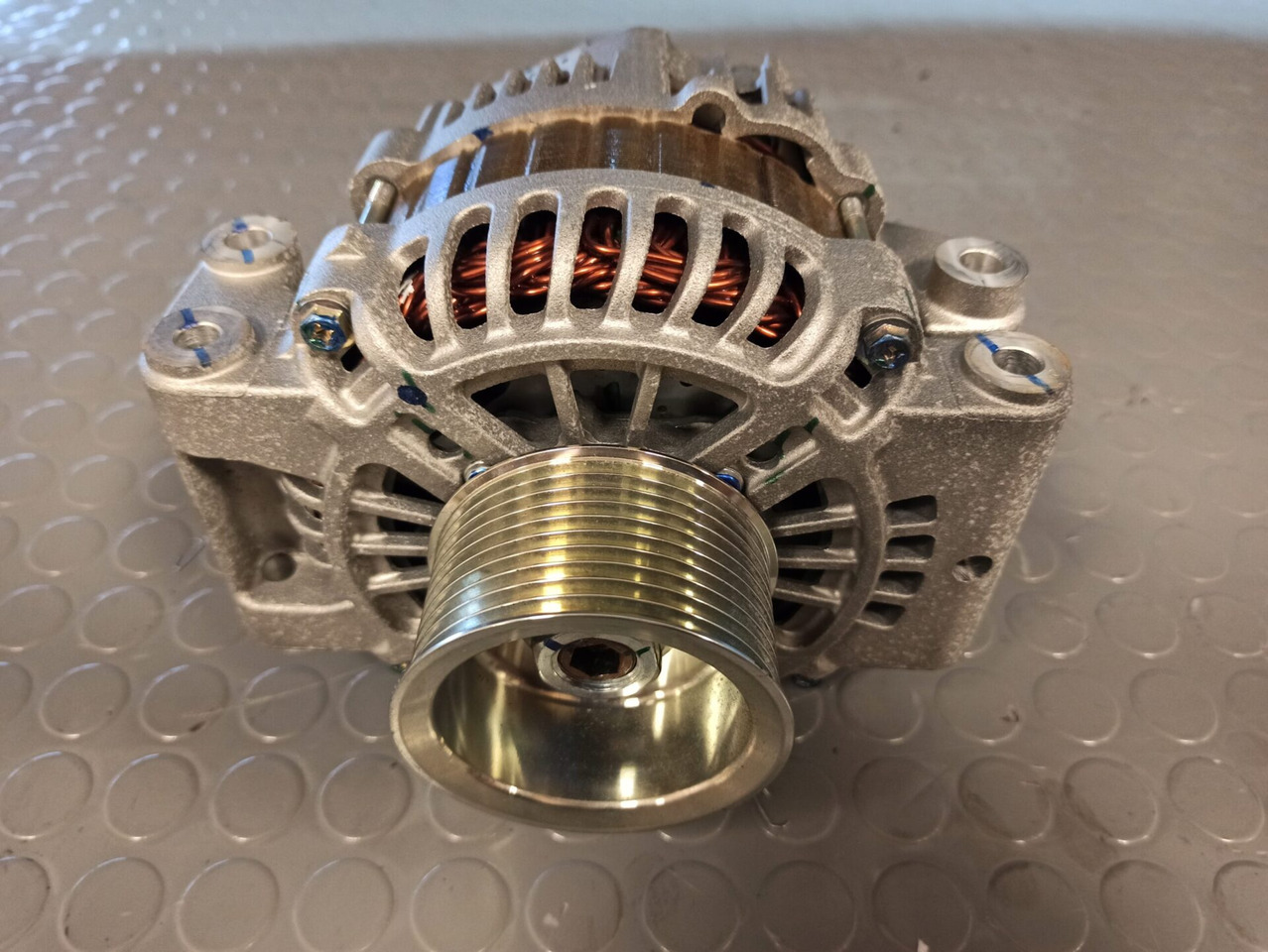 SCANIA ALTERNATOR - 2398370 - Alternator for Truck: picture 1 SCANIA ALTERNATOR - 2398370 - Alternator for Truck: picture 1
