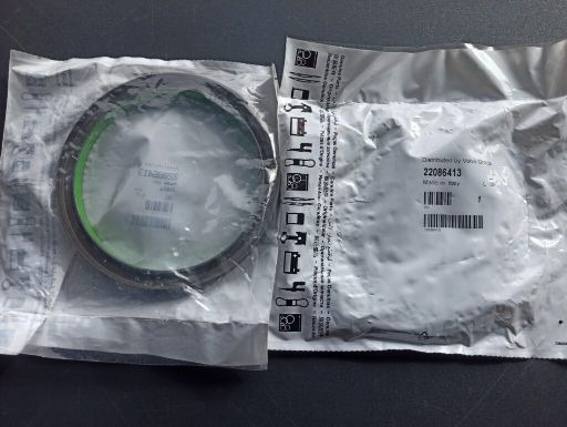 VOLVO CRANKSHAFT SEAL 22086413 - Engine and parts for Truck: picture 1 VOLVO CRANKSHAFT SEAL 22086413 - Engine and parts for Truck: picture 1