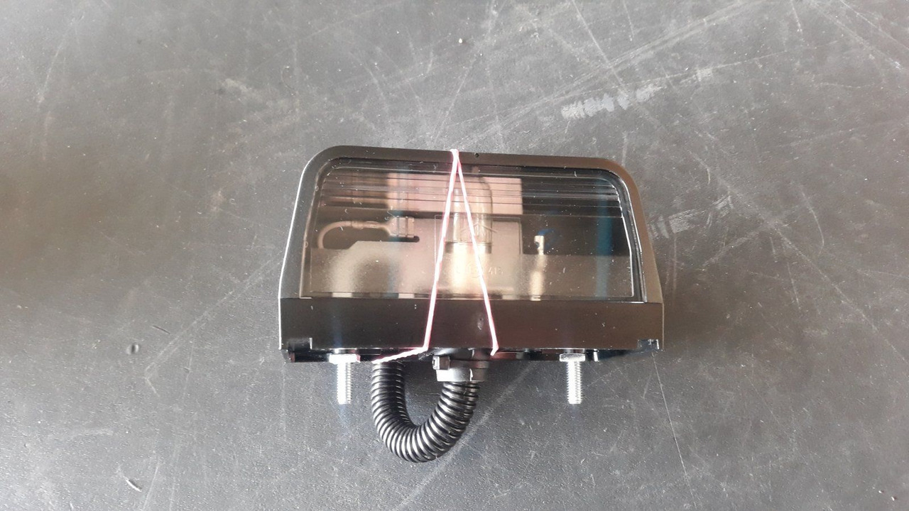 VOLVO LAMP 20502524 - Lights/ Lighting for Truck: picture 3 VOLVO LAMP 20502524 - Lights/ Lighting for Truck: picture 3