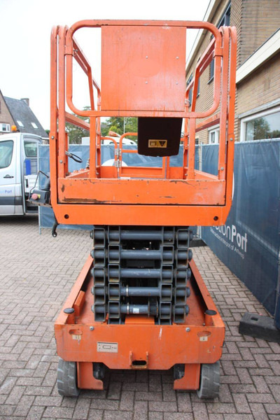 12M - Scissor lift: picture 4 12M - Scissor lift: picture 4