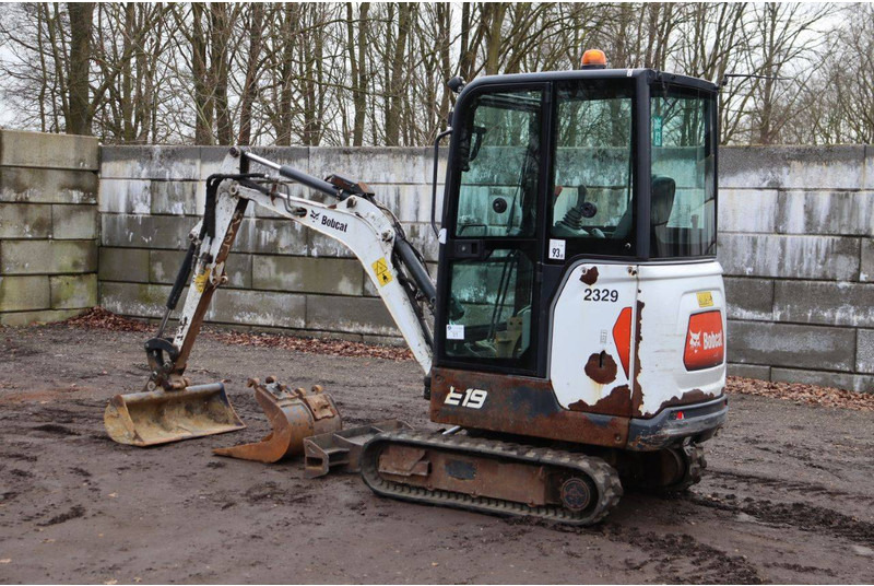 Bobcat E19 - Mini excavator: picture 3 Bobcat E19 - Mini excavator: picture 3