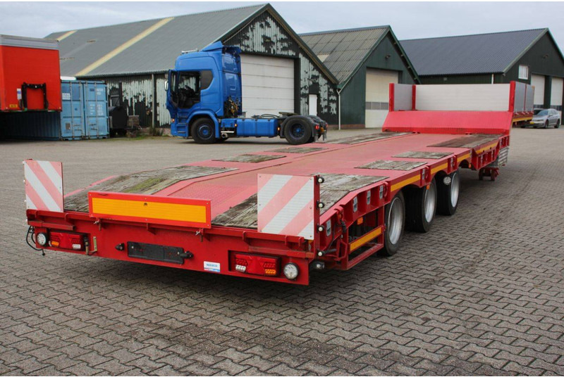 Bodex NN3 - Low loader semi-trailer: picture 5 Bodex NN3 - Low loader semi-trailer: picture 5