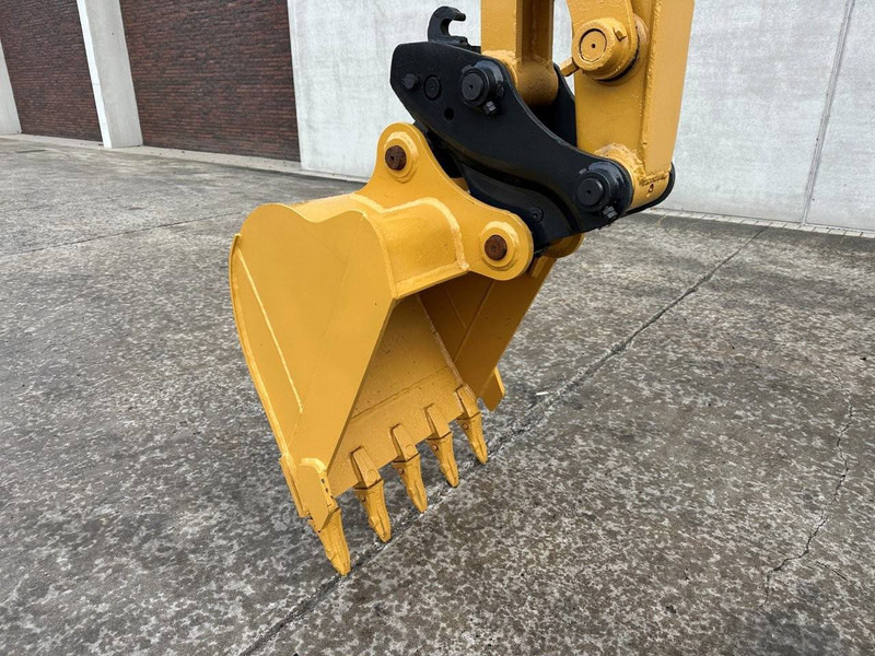 Crawler excavator Caterpillar 305.5E2: picture 8