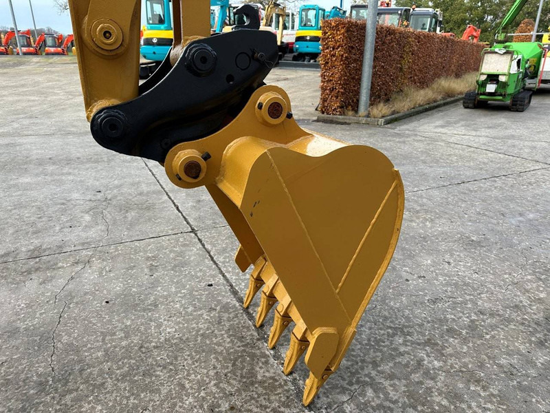 Crawler excavator Caterpillar 305.5E2: picture 10