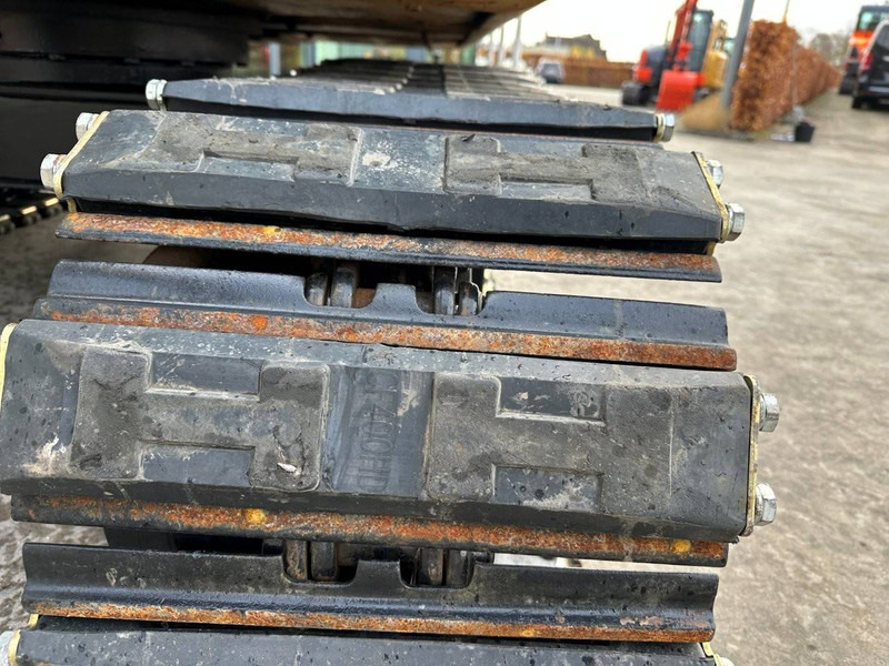 Crawler excavator Caterpillar 305.5E2: picture 17