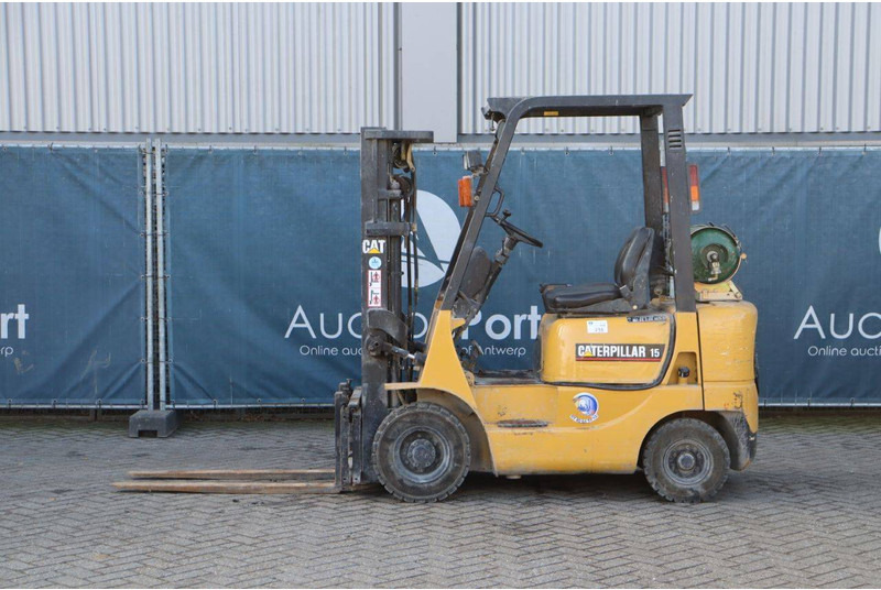 Caterpillar GP15K - LPG forklift: picture 2 Caterpillar GP15K - LPG forklift: picture 2