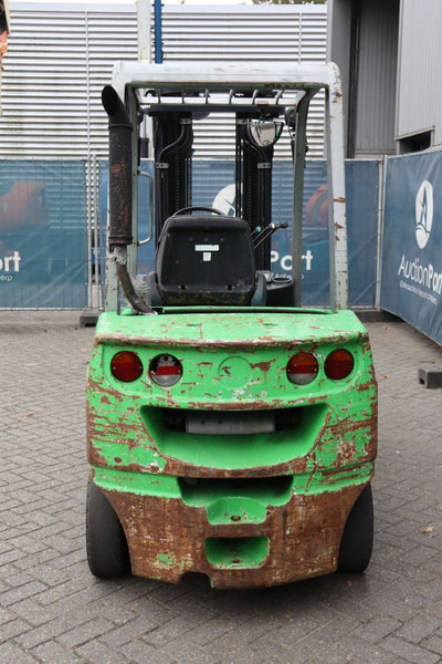 Cesab M325D - Diesel forklift: picture 5 Cesab M325D - Diesel forklift: picture 5