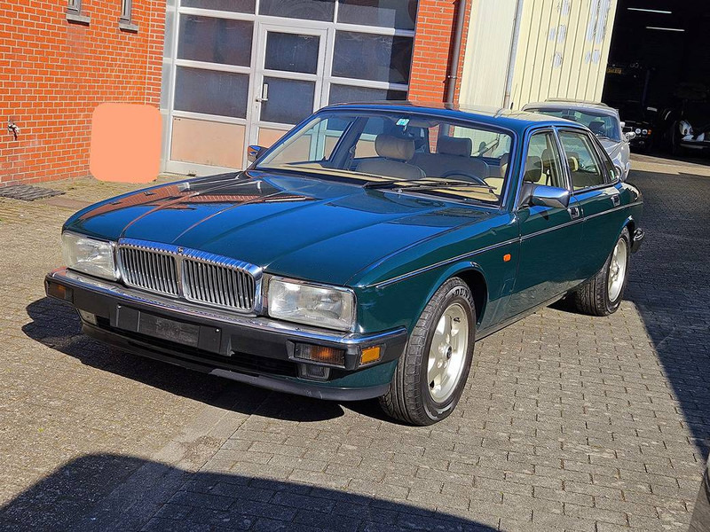 Daimler 4.0 - Sedan: picture 1 Daimler 4.0 - Sedan: picture 1