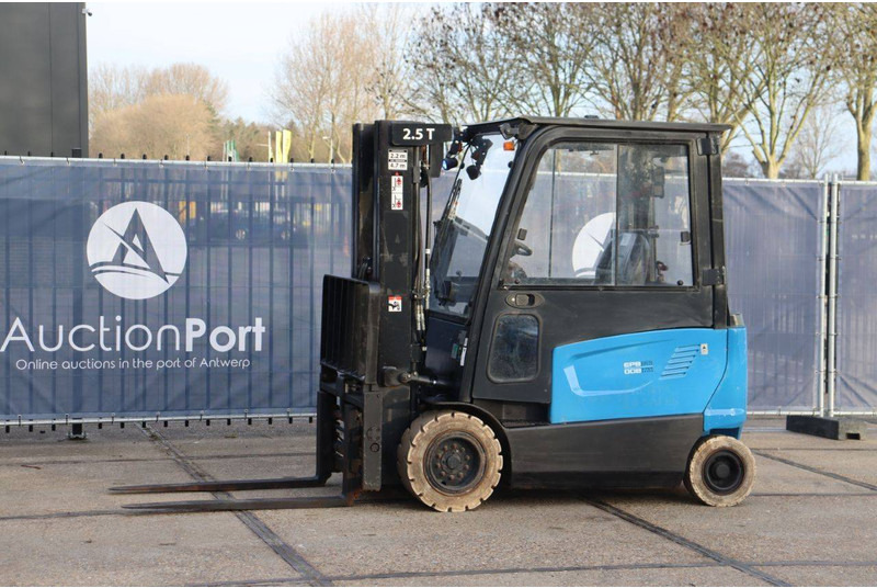 Doosan B25X-7 - Electric forklift: picture 1 Doosan B25X-7 - Electric forklift: picture 1