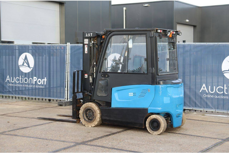 Doosan B25X-7 - Electric forklift: picture 3 Doosan B25X-7 - Electric forklift: picture 3