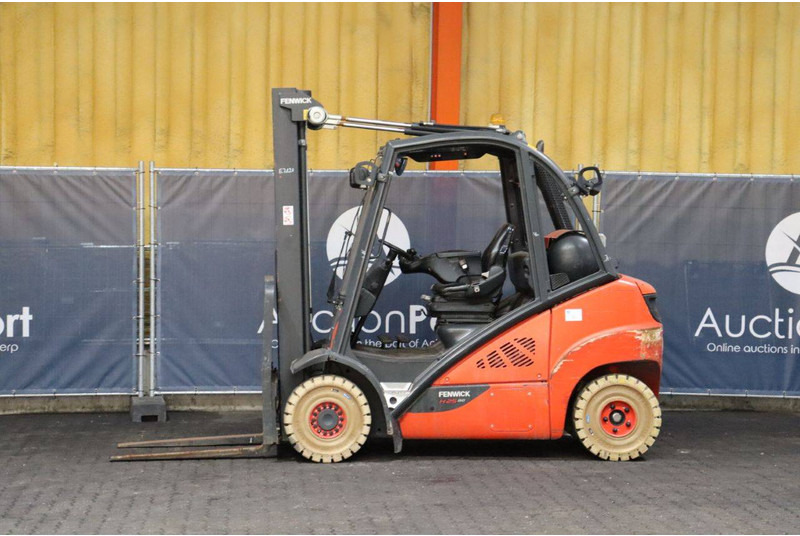Fenwick-Linde H25T-02 - LPG forklift: picture 2 Fenwick-Linde H25T-02 - LPG forklift: picture 2