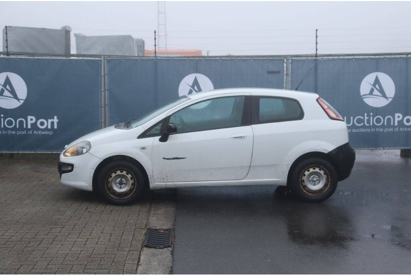 Fiat Punto - Sedan: picture 2 Fiat Punto - Sedan: picture 2