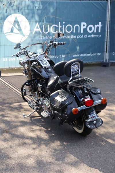 Harley-Davidson Heritage Softail Classic - Motorcycle: picture 4 Harley-Davidson Heritage Softail Classic - Motorcycle: picture 4