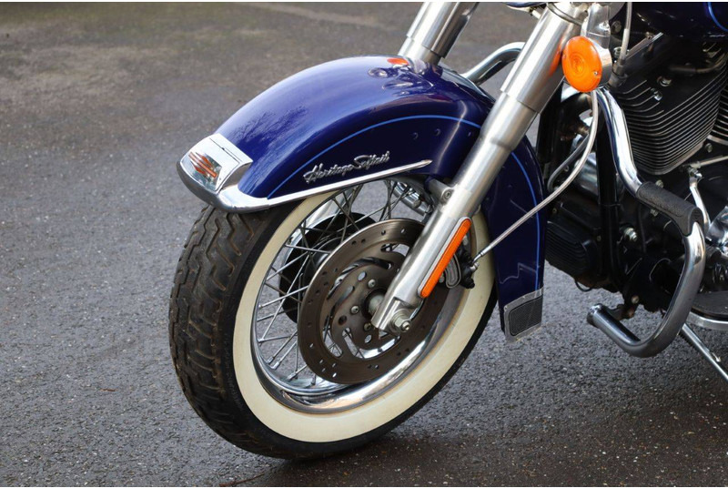 Motorcycle Harley-Davidson Heritage Softail Classic: picture 11