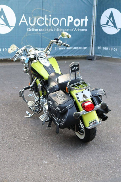 Harley-Davidson Heritage Softail Classic - Motorcycle: picture 4 Harley-Davidson Heritage Softail Classic - Motorcycle: picture 4