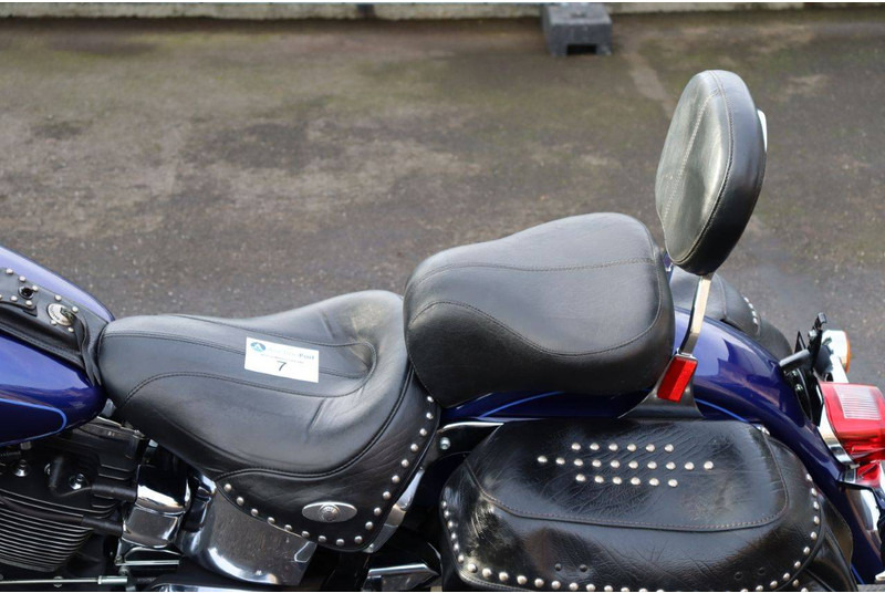 Motorcycle Harley-Davidson Heritage Softail Classic: picture 16