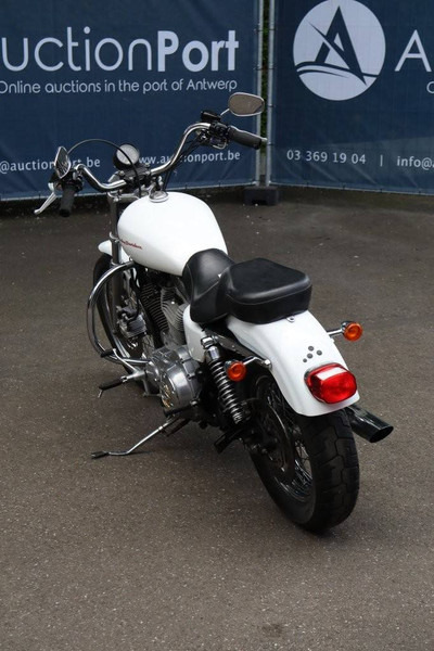 Harley-Davidson Sporster XL883 - Motorcycle: picture 4 Harley-Davidson Sporster XL883 - Motorcycle: picture 4