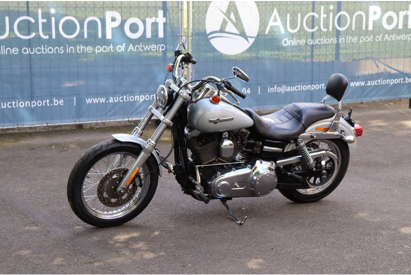 Motorcycle Harley-Davidson Super Glide Custom: picture 9