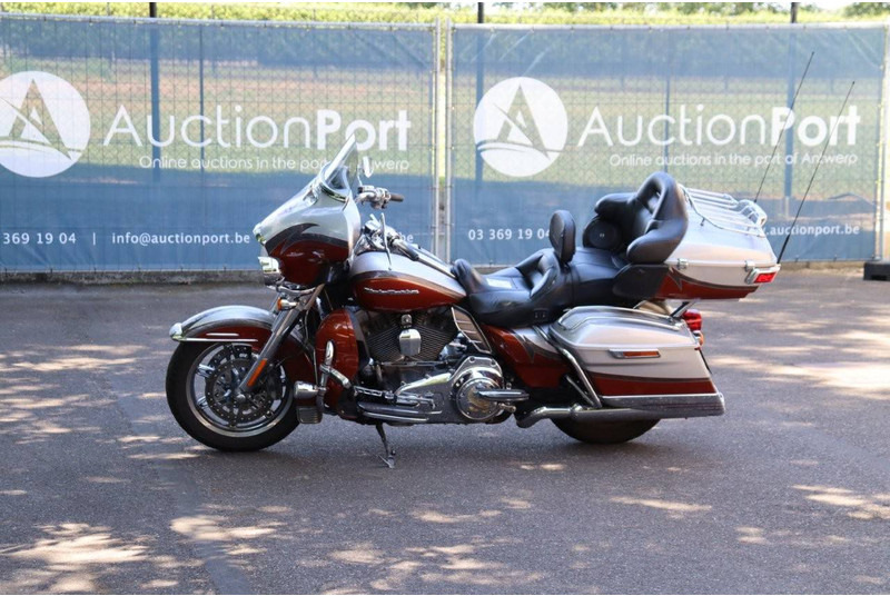 Harley-Davidson Ultra Classic CVO - Motorcycle: picture 1 Harley-Davidson Ultra Classic CVO - Motorcycle: picture 1