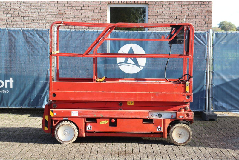 Haulotte COMPACT 8 - Scissor lift: picture 2 Haulotte COMPACT 8 - Scissor lift: picture 2