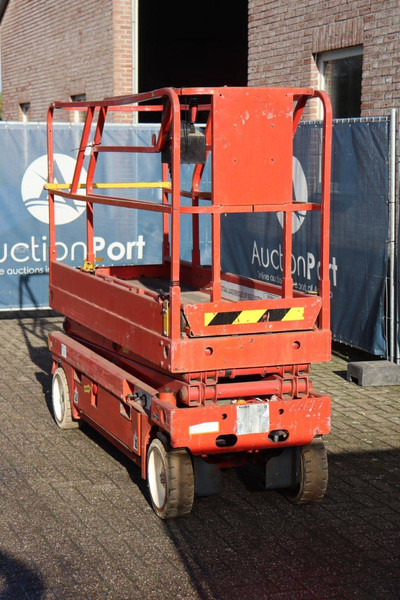 Haulotte COMPACT 8 - Scissor lift: picture 4 Haulotte COMPACT 8 - Scissor lift: picture 4