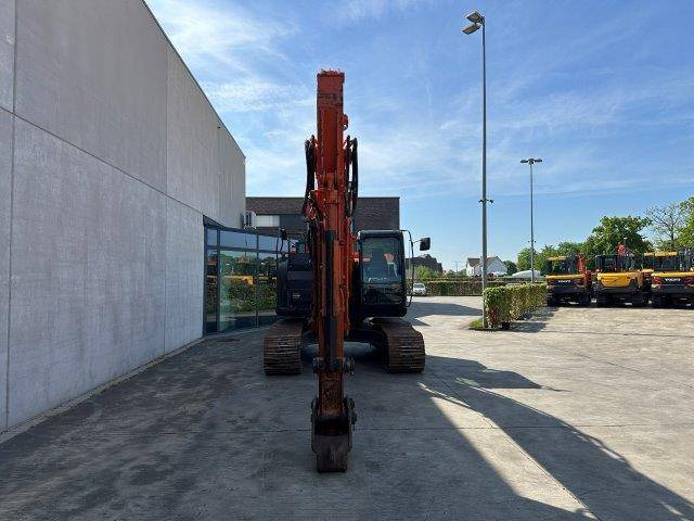 Hitachi ZX225USLC-6 - Crawler excavator: picture 2 Hitachi ZX225USLC-6 - Crawler excavator: picture 2