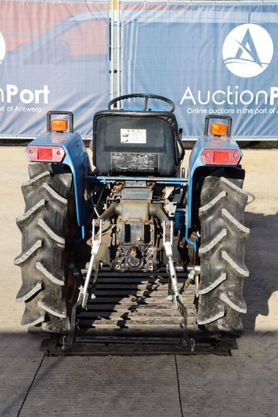 Iseki TU1700 - Farm tractor: picture 5 Iseki TU1700 - Farm tractor: picture 5