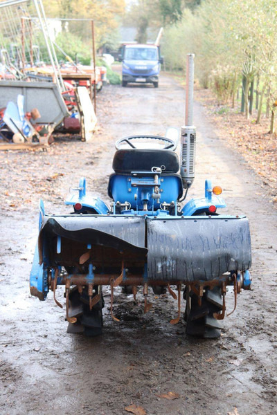 Iseki TX1210 - Farm tractor: picture 5 Iseki TX1210 - Farm tractor: picture 5