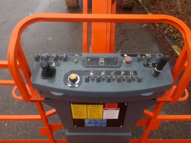 JLG 800AJ - Telescopic boom: picture 5 JLG 800AJ - Telescopic boom: picture 5