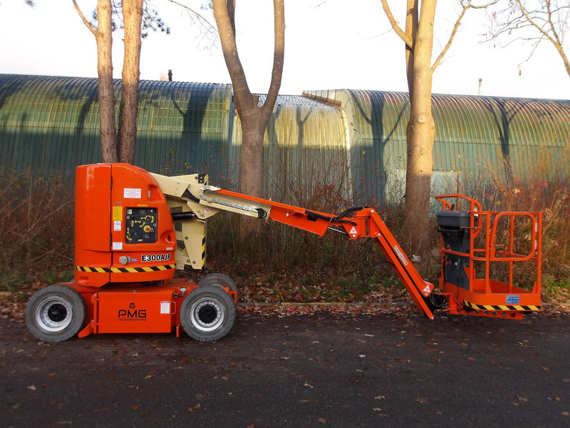 JLG E300AJP - Articulated boom: picture 1 JLG E300AJP - Articulated boom: picture 1