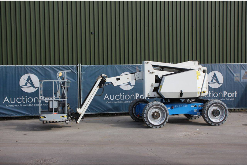 JLG H340AJ - Articulated boom: picture 1 JLG H340AJ - Articulated boom: picture 1