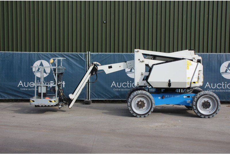 JLG H340AJ - Articulated boom: picture 2 JLG H340AJ - Articulated boom: picture 2