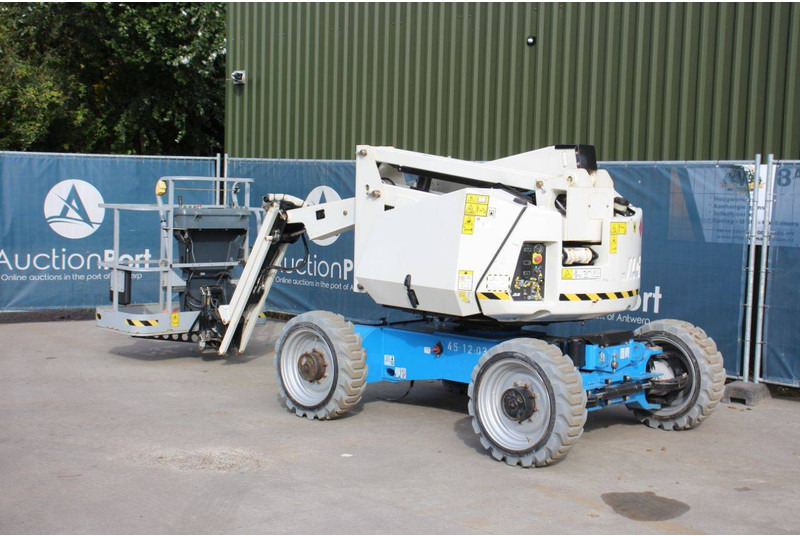 JLG H340AJ - Articulated boom: picture 3 JLG H340AJ - Articulated boom: picture 3