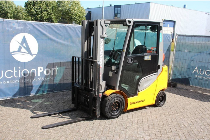 LPG forklift Jungheinrich TFG 320S: picture 8