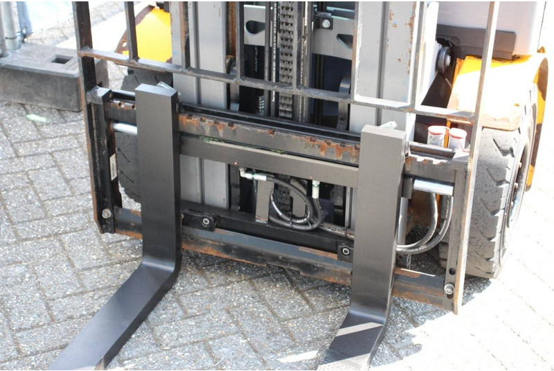 LPG forklift Jungheinrich TFG 320S: picture 11