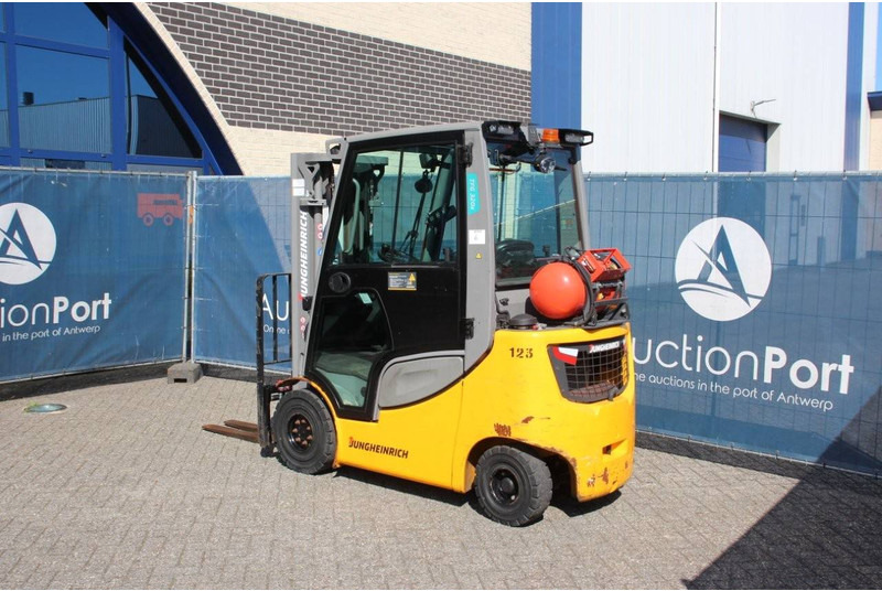 Jungheinrich TFG 320S - LPG forklift: picture 3 Jungheinrich TFG 320S - LPG forklift: picture 3