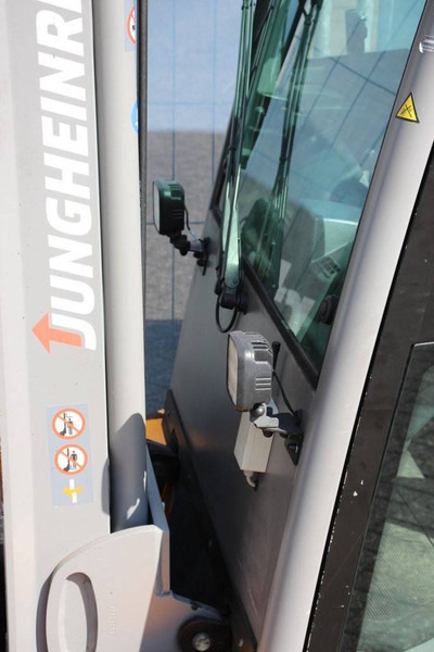 LPG forklift Jungheinrich TFG 320S: picture 15