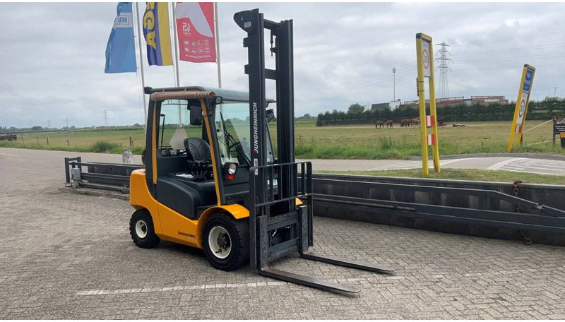 Jungheinrich TFG 430 - LPG forklift: picture 2 Jungheinrich TFG 430 - LPG forklift: picture 2