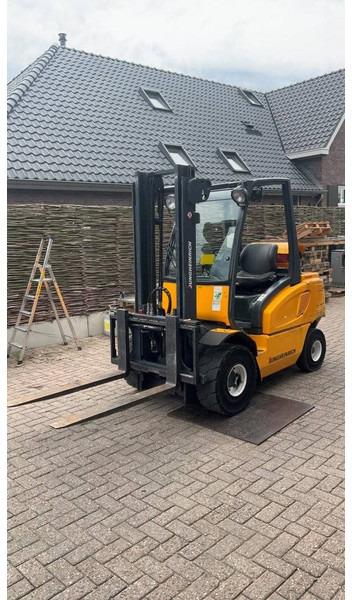 Jungheinrich TFG30S - LPG forklift: picture 1 Jungheinrich TFG30S - LPG forklift: picture 1