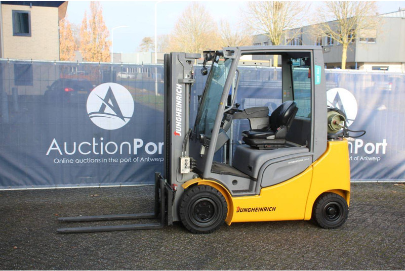 Jungheinrich TFG320s - LPG forklift: picture 1 Jungheinrich TFG320s - LPG forklift: picture 1