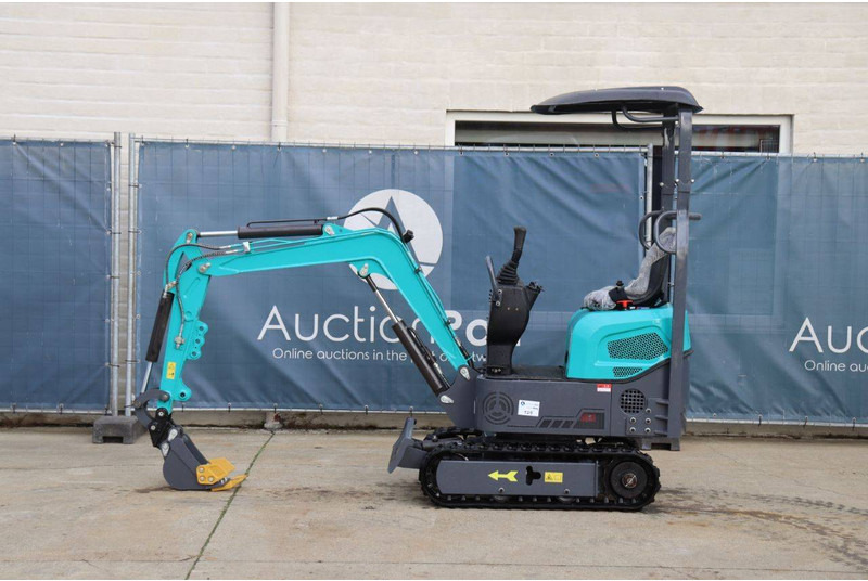 Kato - Mini excavator: picture 2 Kato - Mini excavator: picture 2