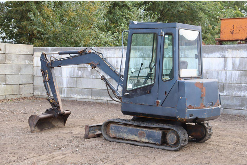 Komatsu PC10-6 - Crawler excavator: picture 3 Komatsu PC10-6 - Crawler excavator: picture 3