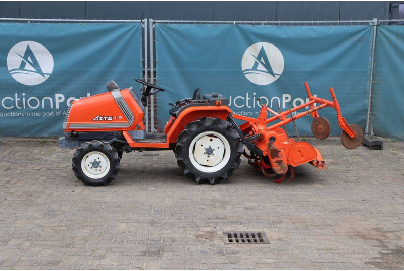 Kubota A-15 - Farm tractor: picture 2 Kubota A-15 - Farm tractor: picture 2