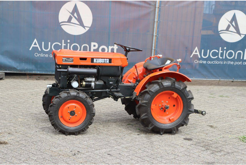 Kubota B7000 - Farm tractor: picture 1 Kubota B7000 - Farm tractor: picture 1